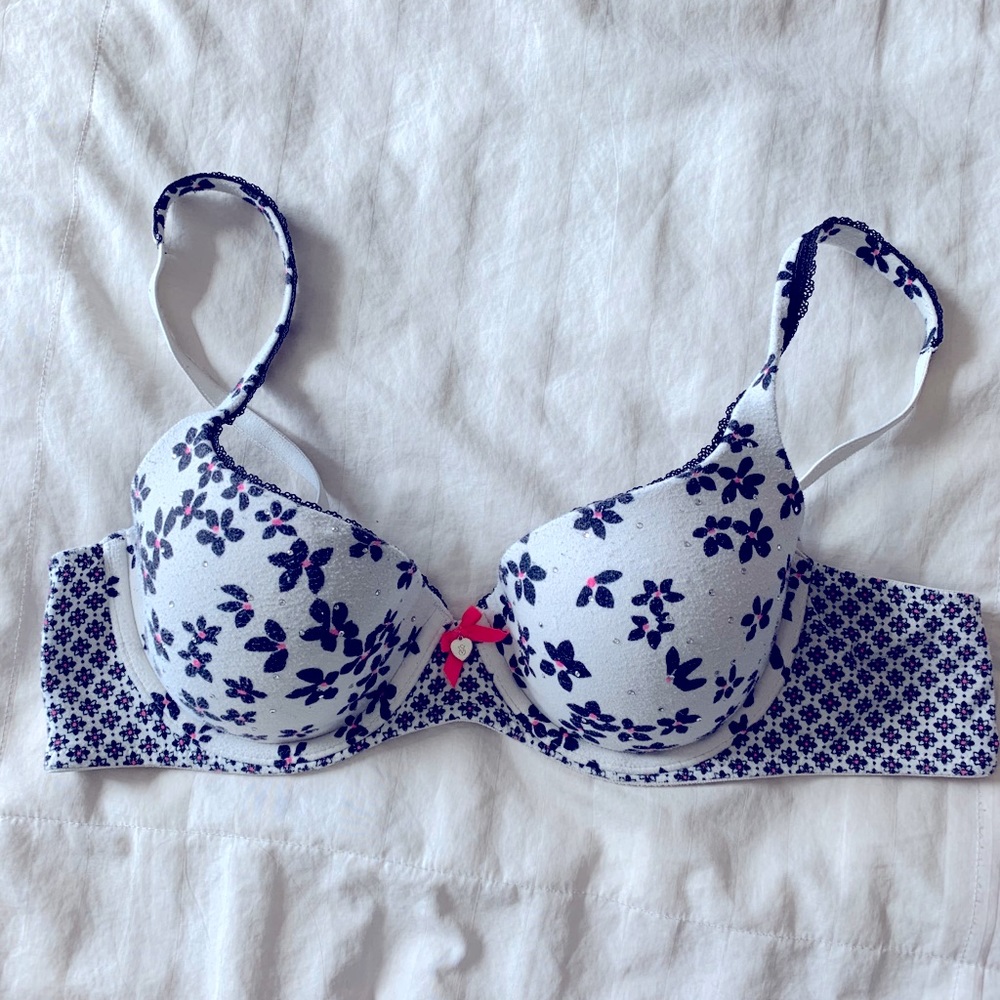 Victoria’s Secret bra